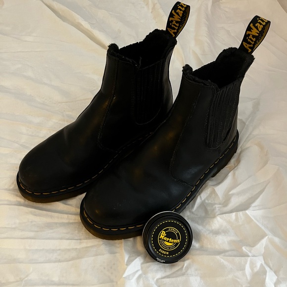 Dr. Martens Fleece Lined Chelsea Boots - Picture 4 of 4